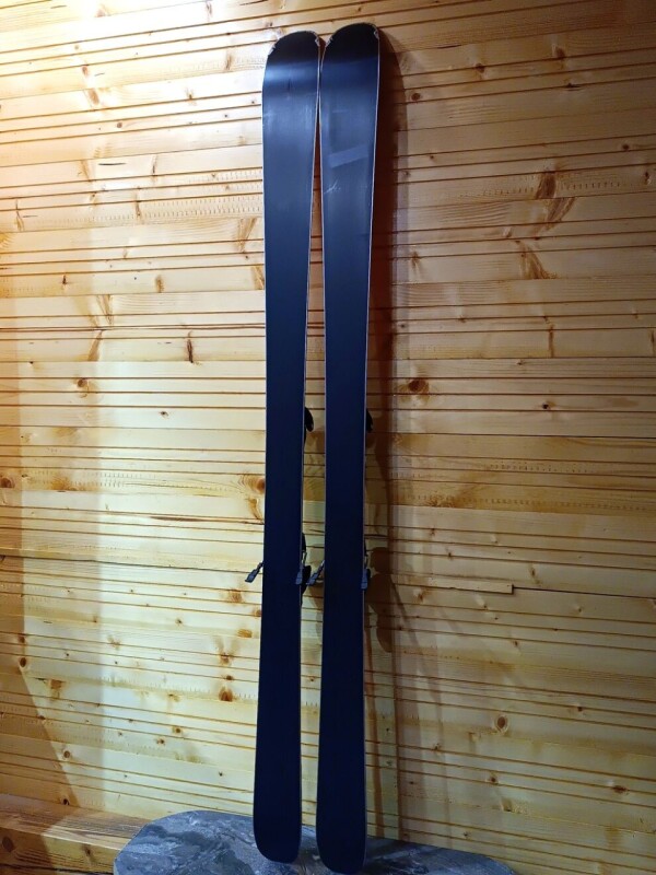 LYŽE VOLKL BLAZE 86 180CM --MODEL 2023--